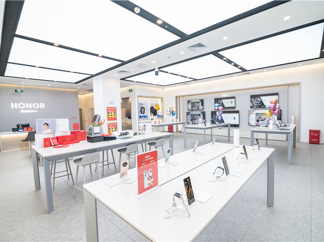 華業(yè)萬達(dá)榮耀授權(quán)體驗店